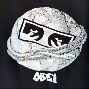 obey hoodie🌹